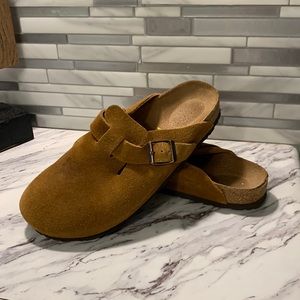 Birkenstock Boston suede clog